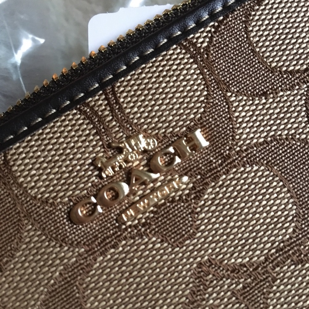 New Coach Wristlet! Perfect for Christmas!